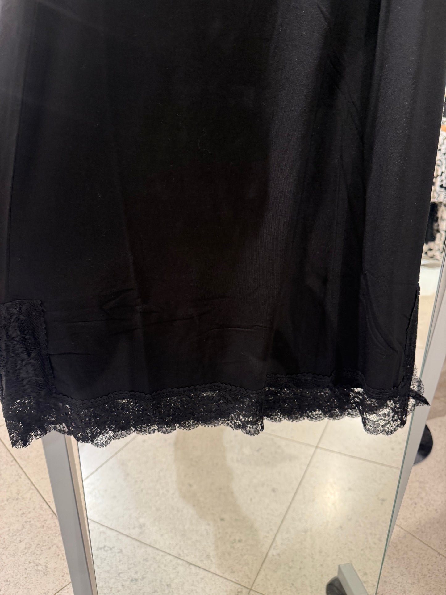 Linne med spets från Ciso 40070