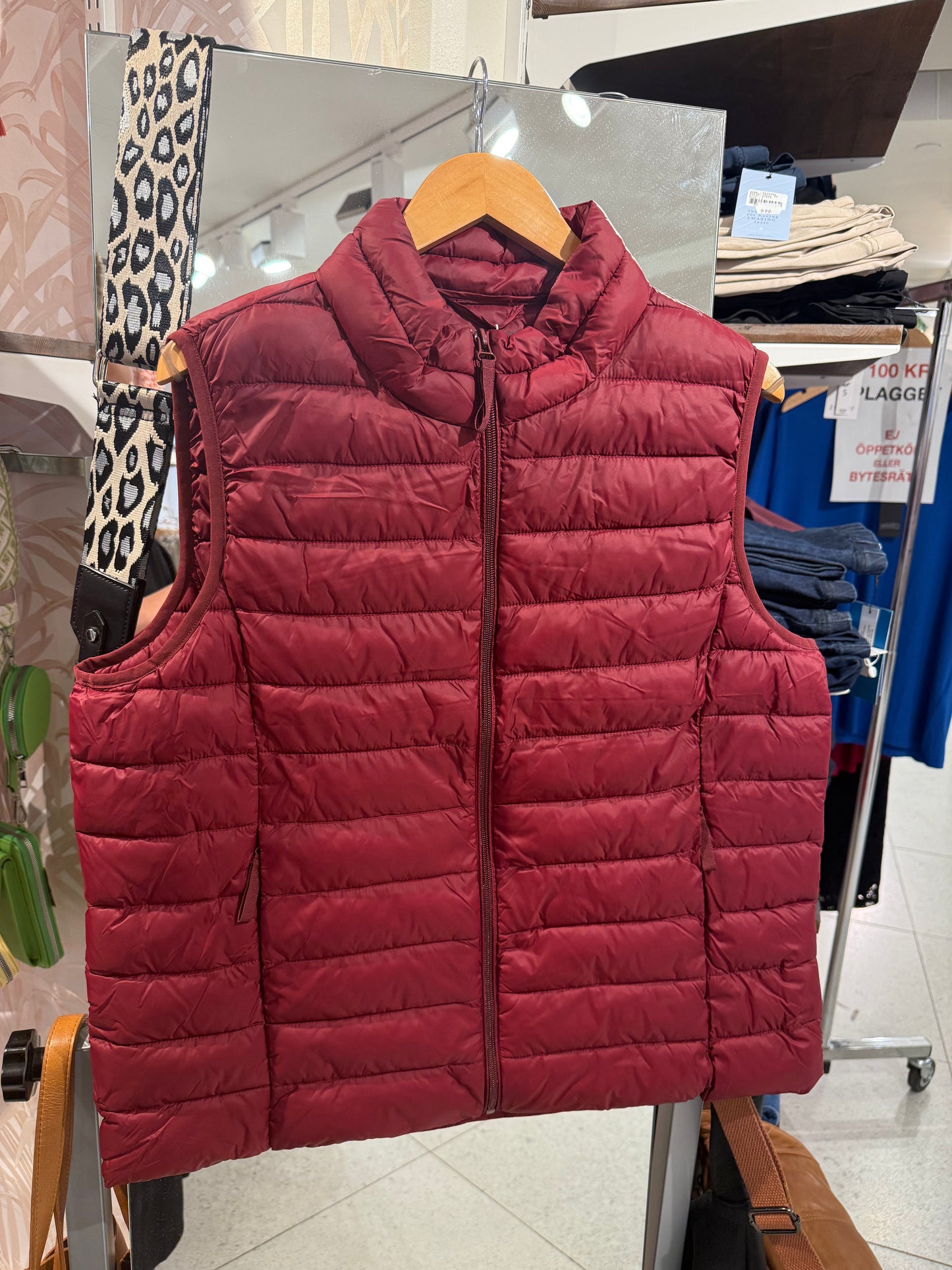 Täckväst från Carmakoma 15358288