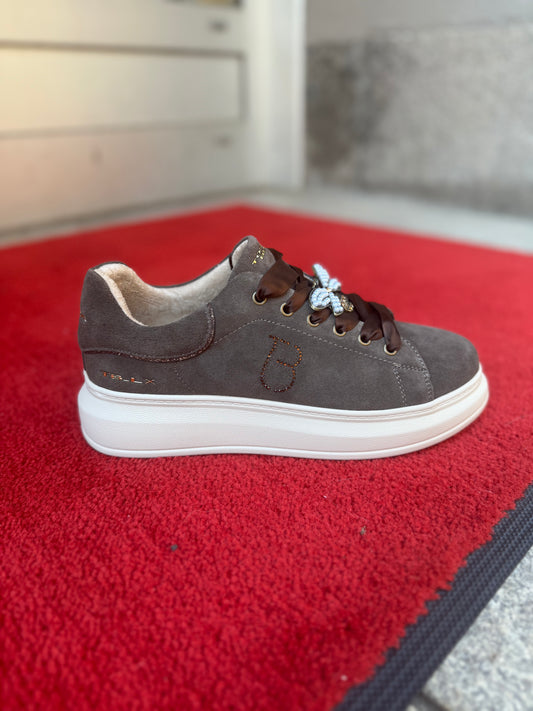 Sneakers från Tosca Blu 003