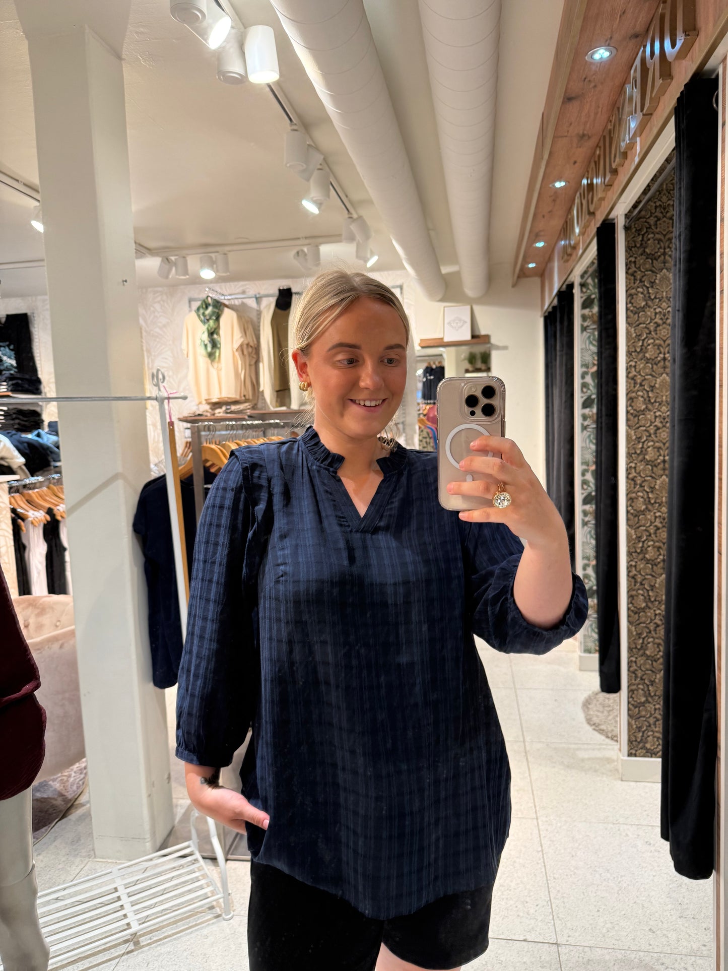 Marinblå blus från Studio S254863