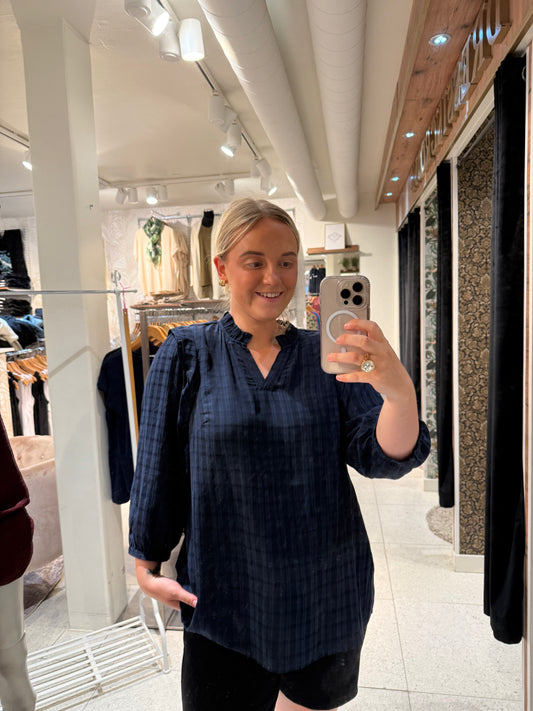 Marinblå blus från Studio S254863