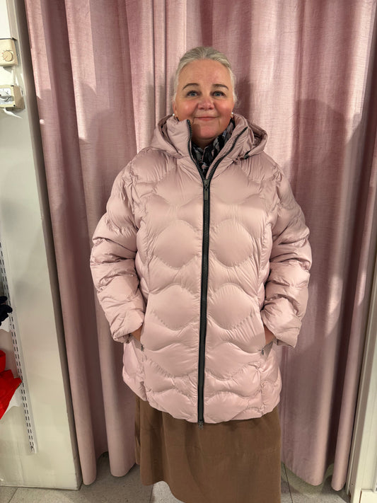 Rosa täckjacka från Etage