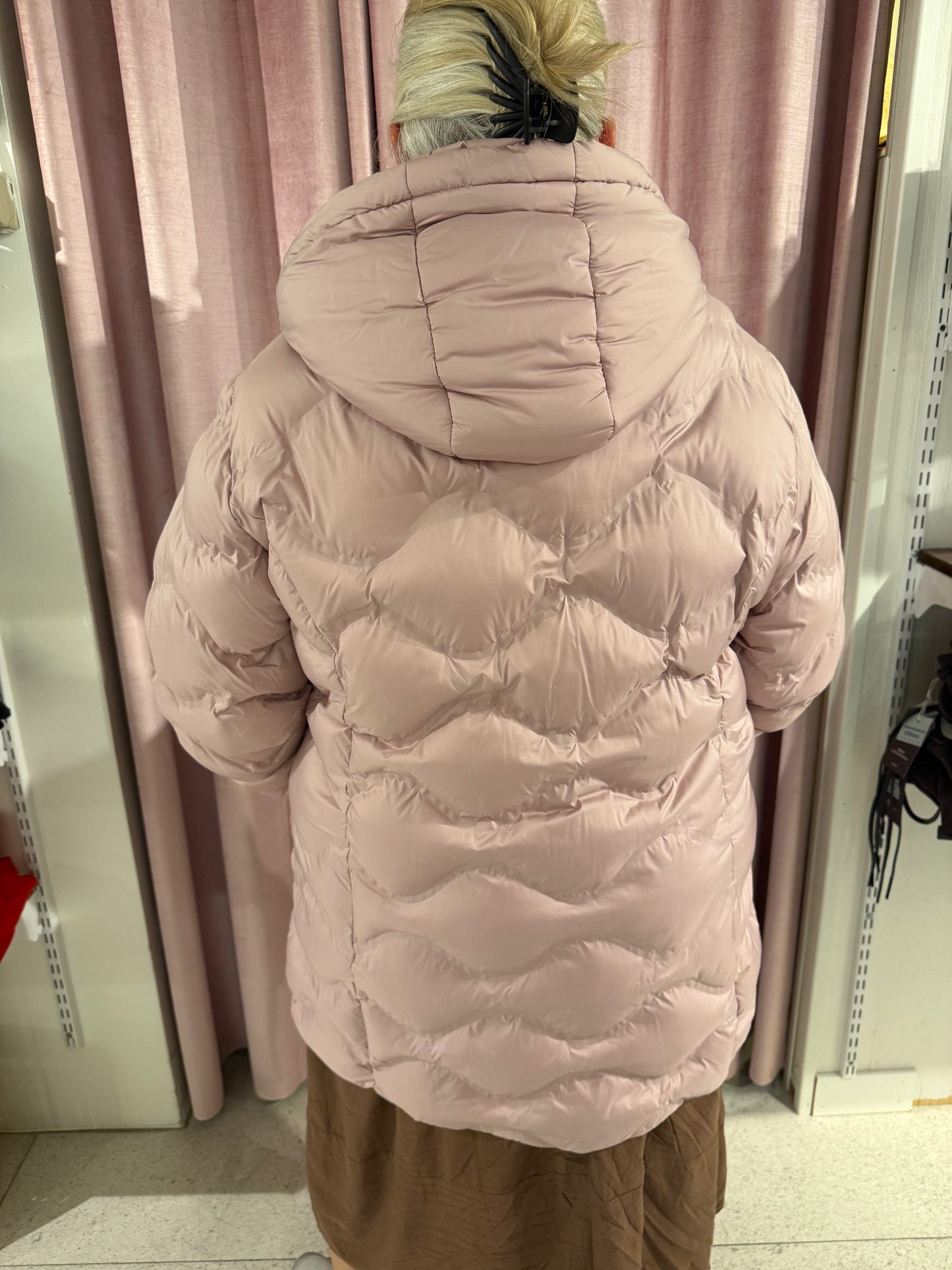 Rosa täckjacka från Etage