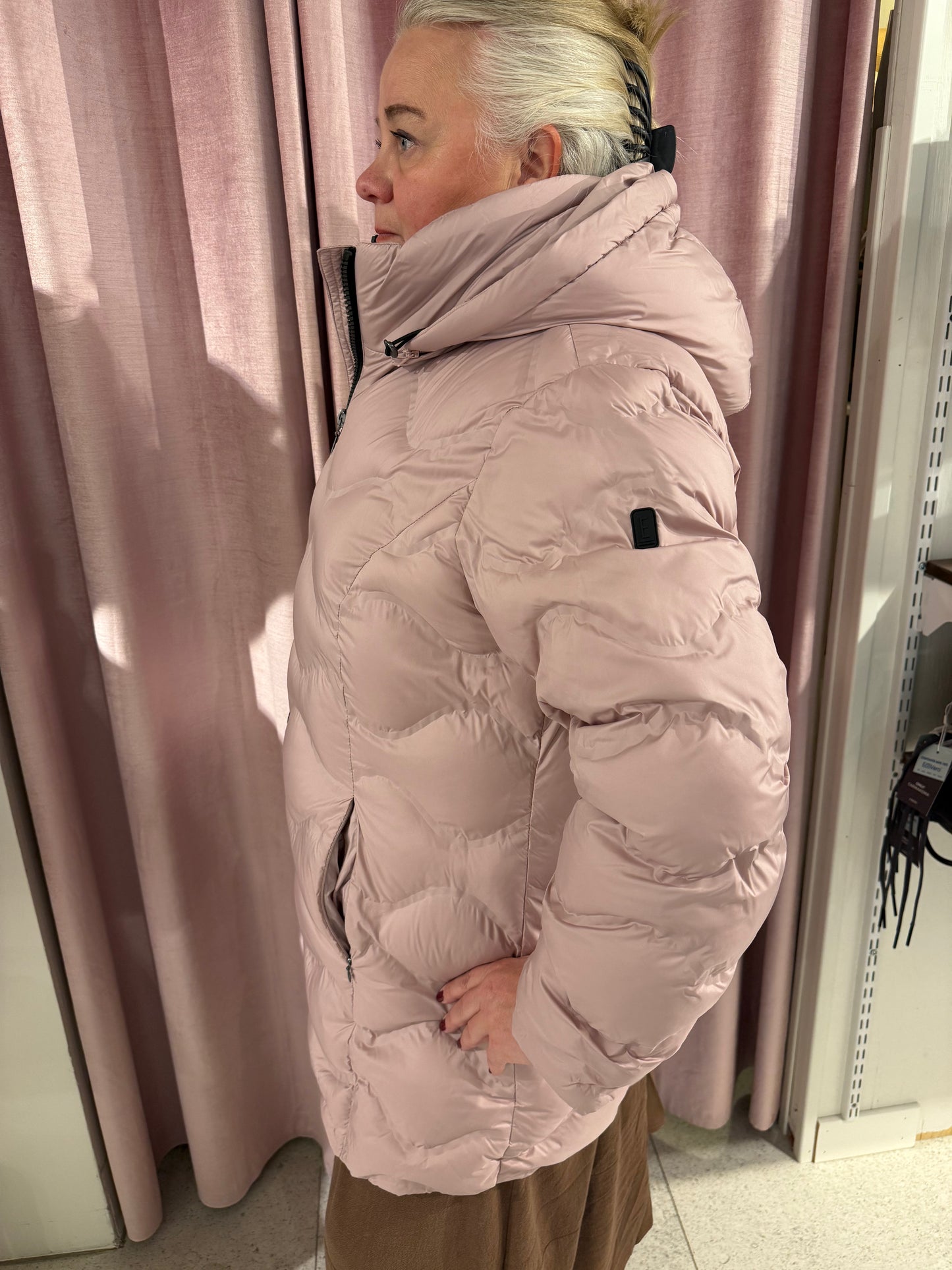 Rosa täckjacka från Etage