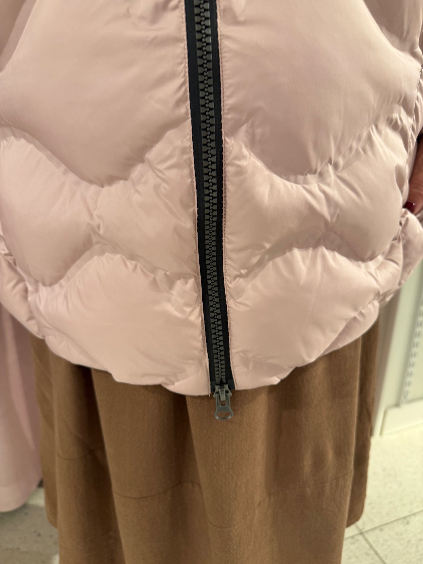 Rosa täckjacka från Etage