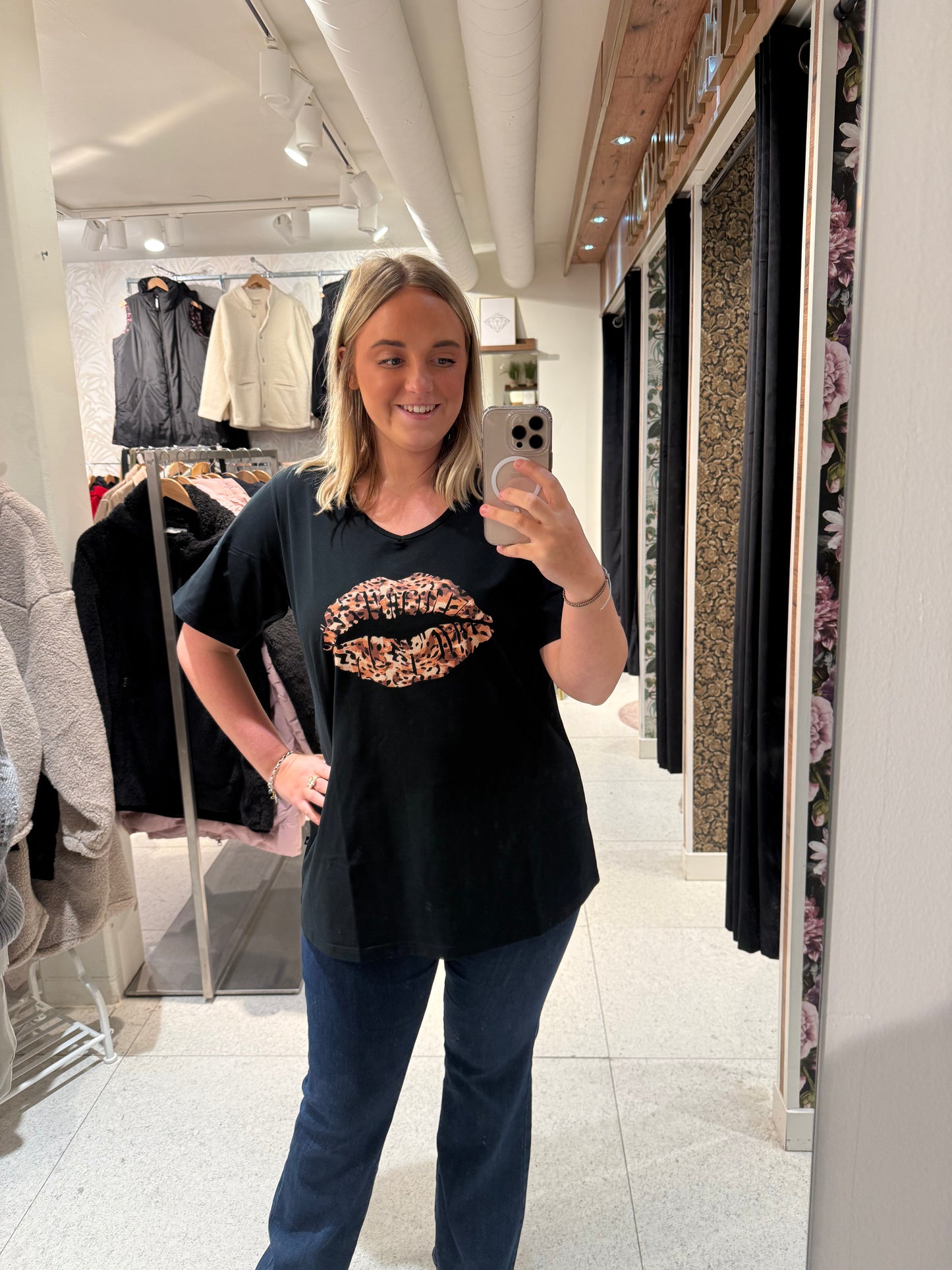 T-shirt från Adia 3484