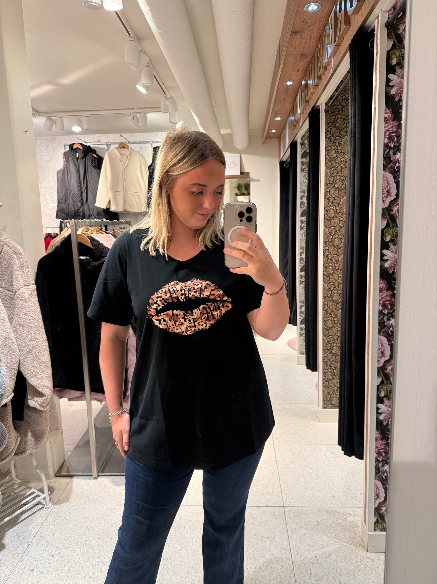 T-shirt från Adia 3484