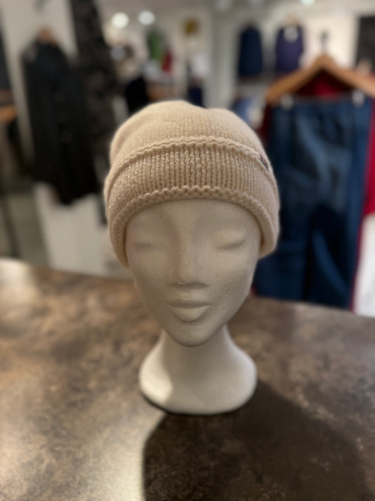 Vit mössa från Börjesson 42001