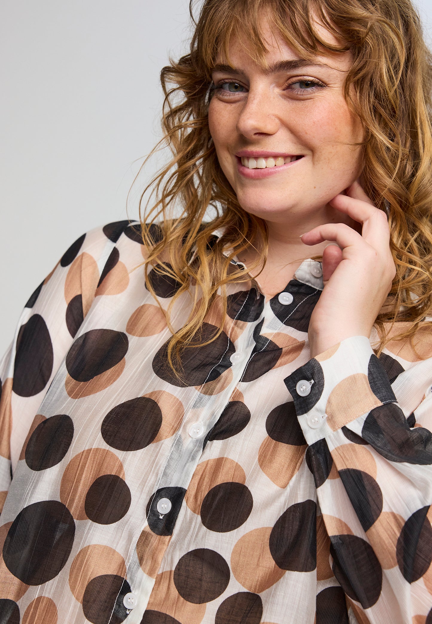 Prickig blus från Studio S263829