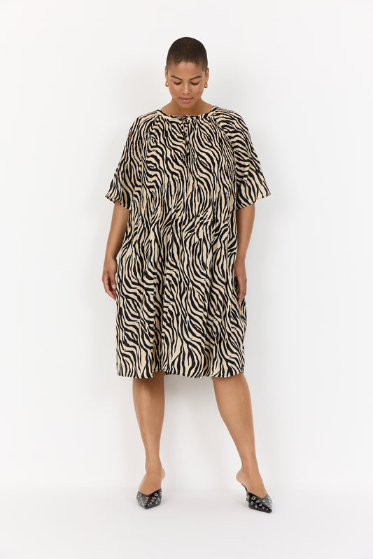 Plisserad klänning från Wasabi W10481