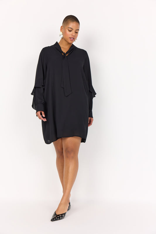 Elegant svart klänning från Wasabi W10602