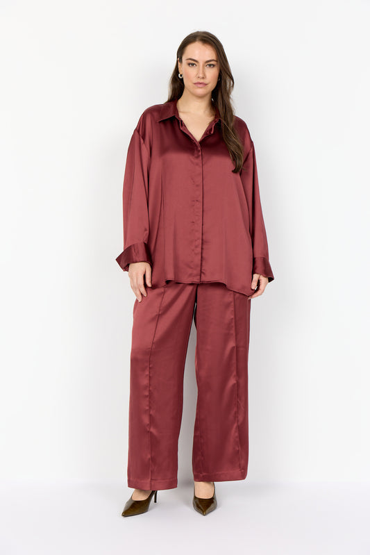 Vinröd satinblus från Wasabi W10842