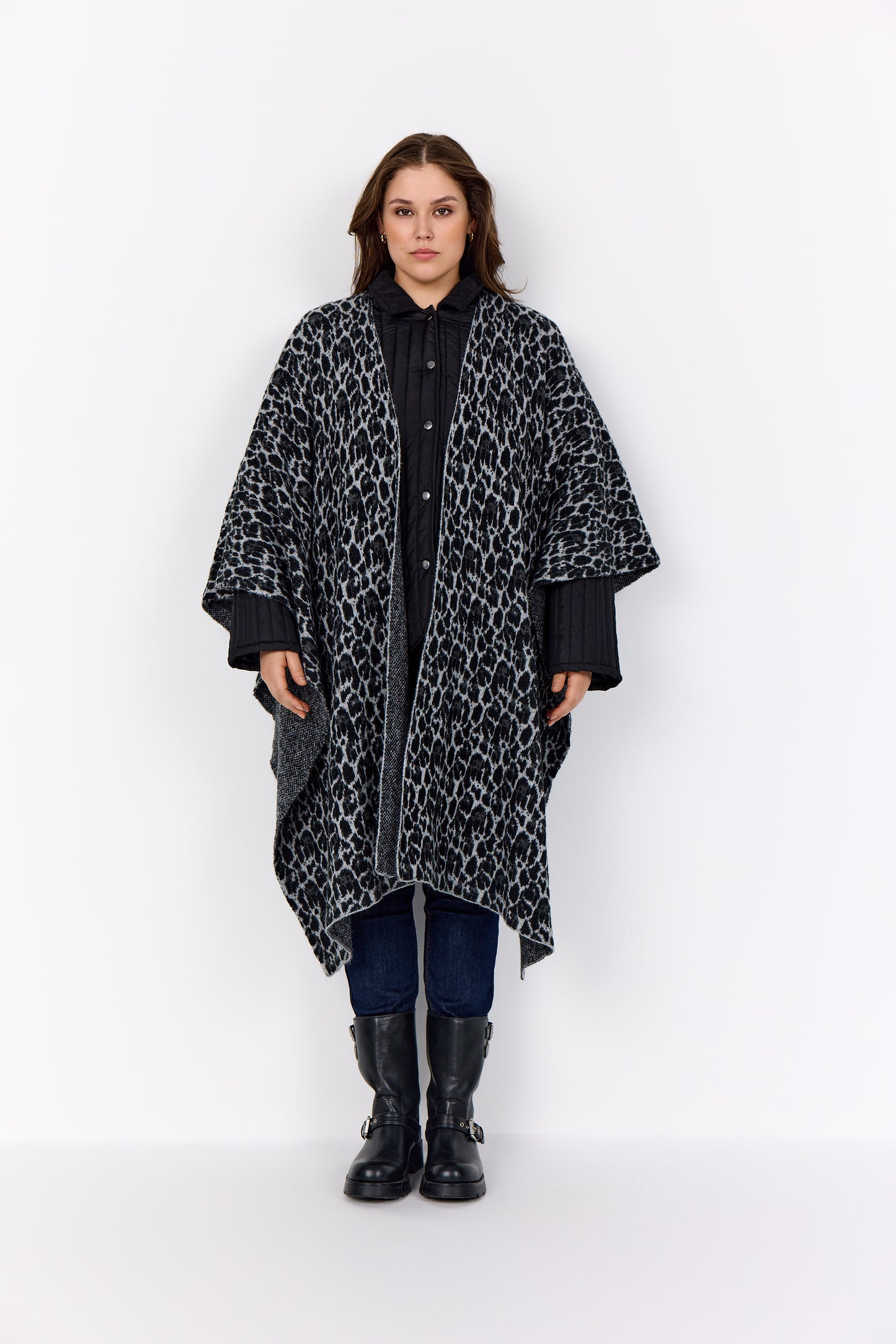 Leopard mönstrad poncho från Wasabi W50018