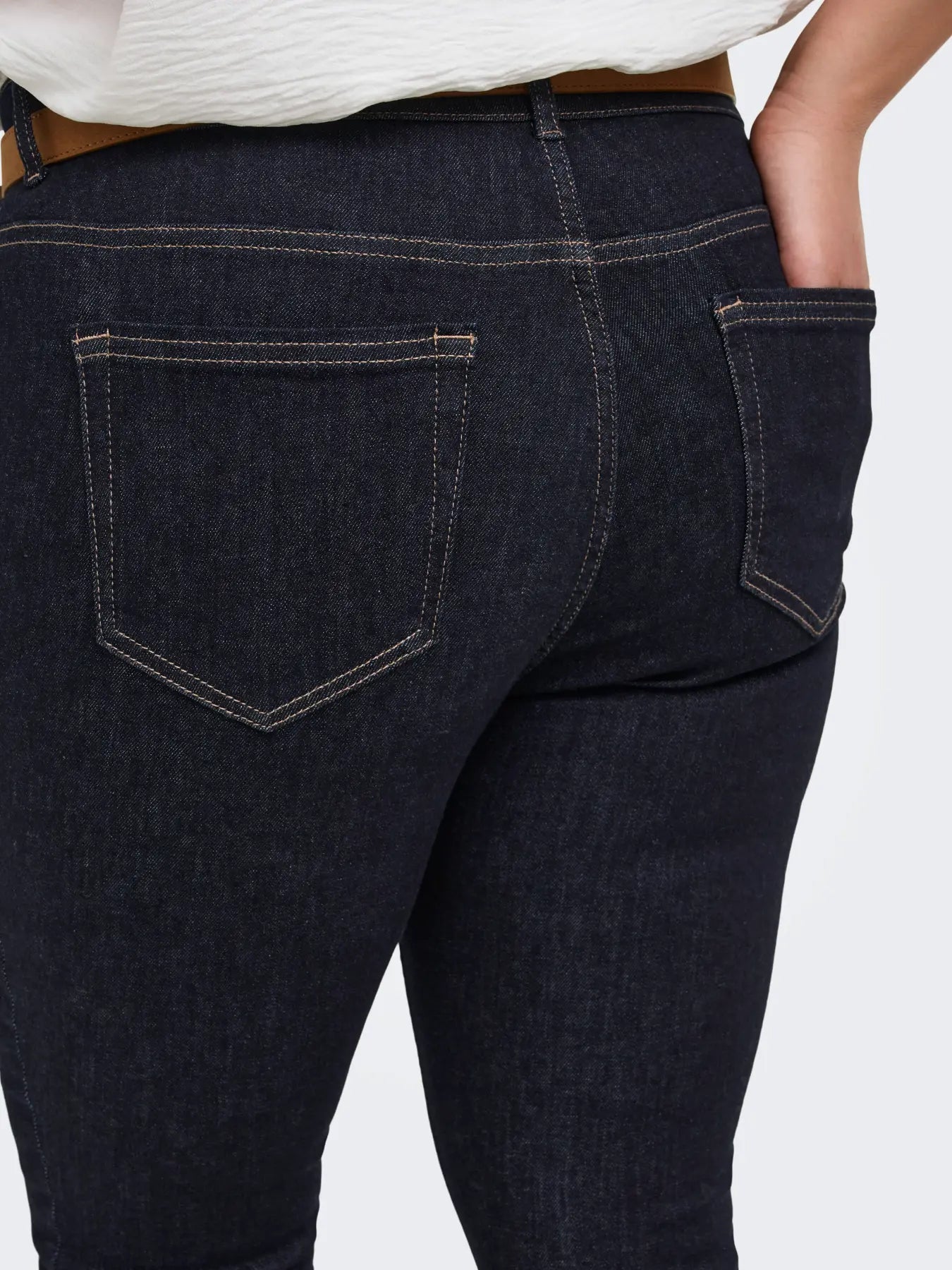 Jeans med smala ben från Carmakoma 15378093
