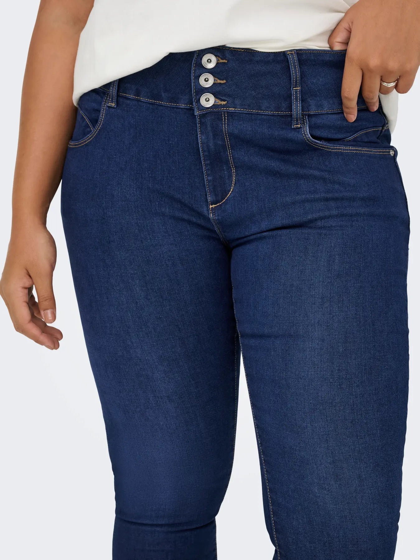 Jeans med smala ben från Carmakoma 15353888