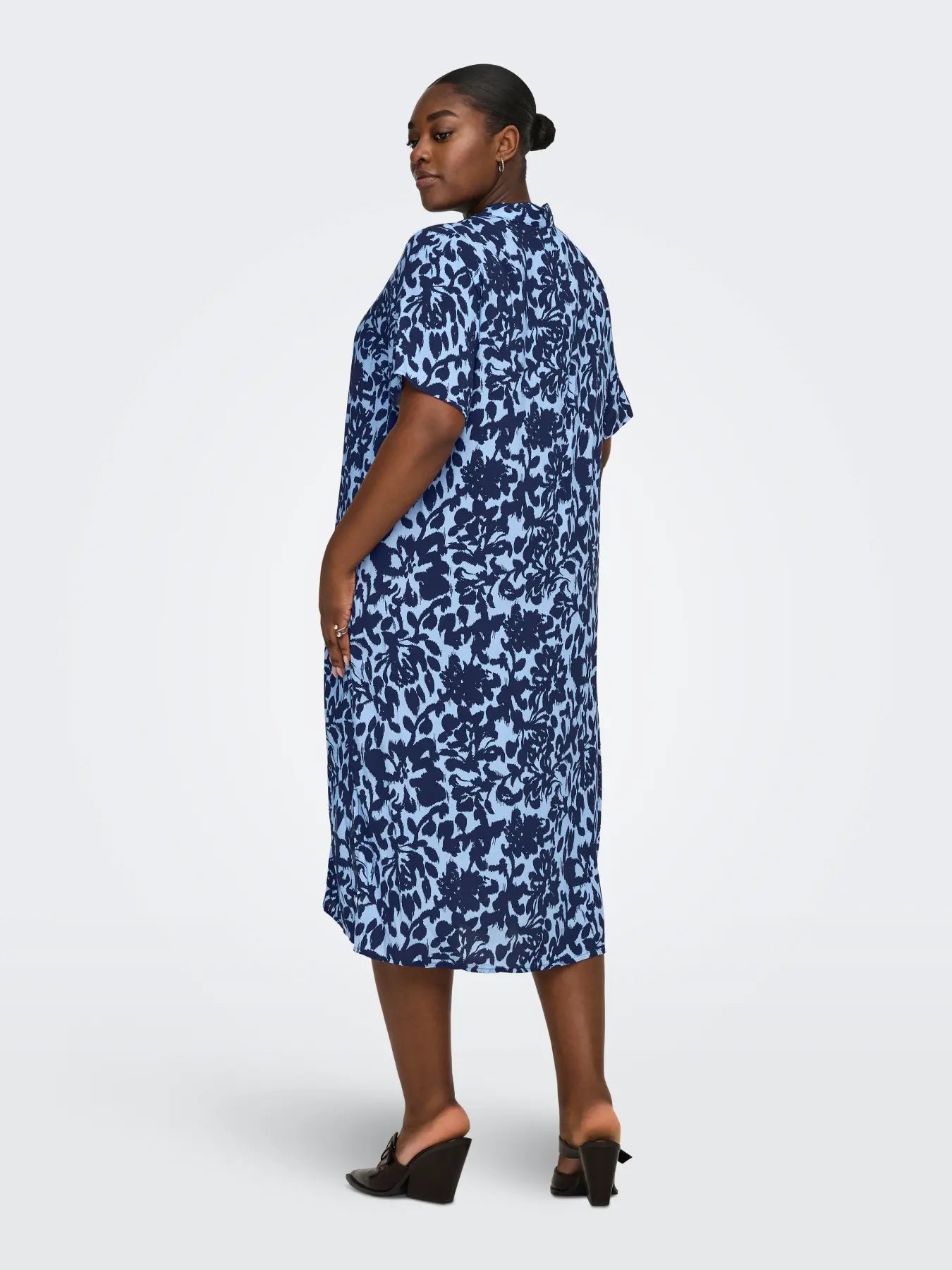 Mönstrad långskjorta/ klänning från Carmakoma 15368682