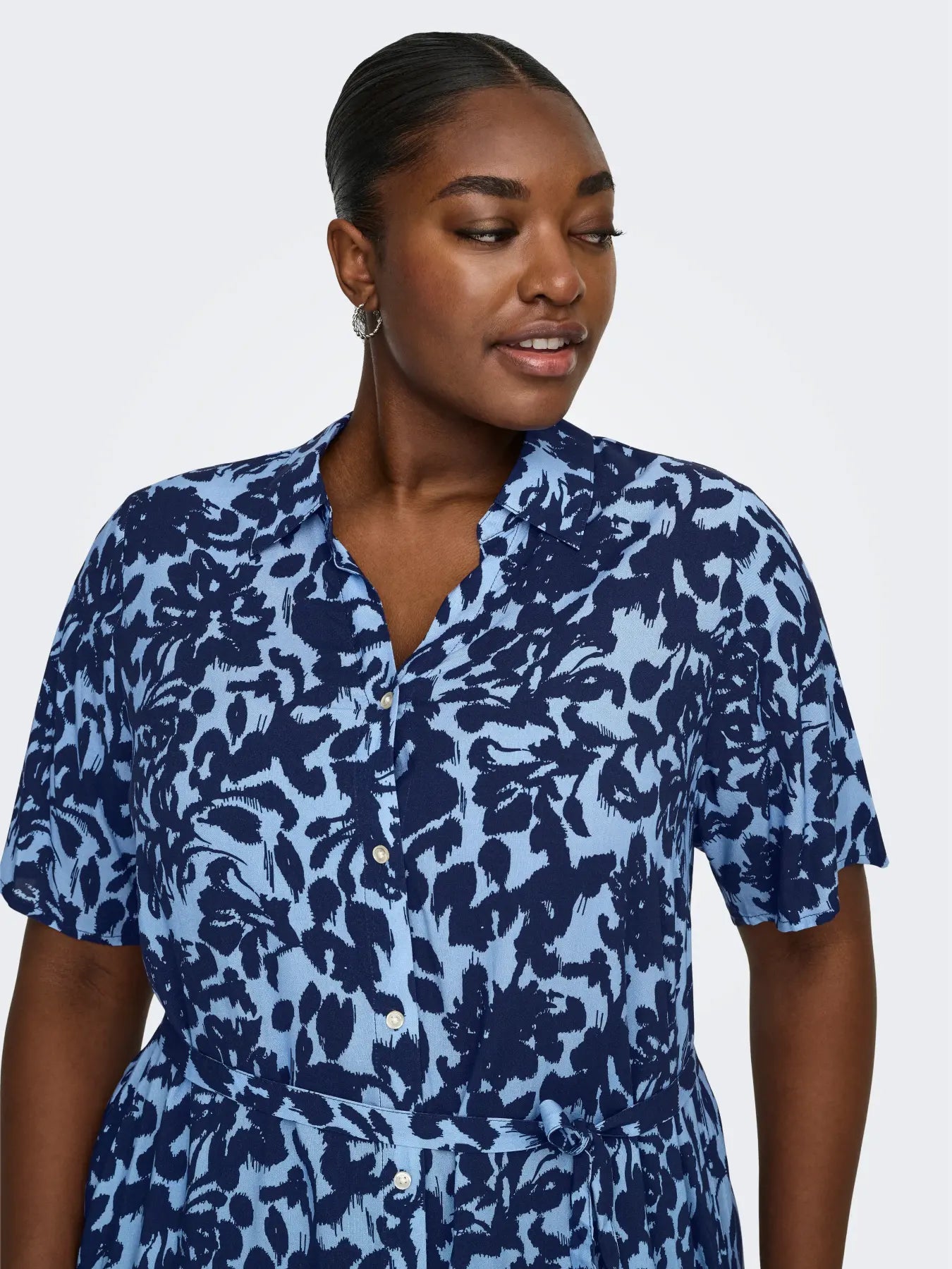 Mönstrad långskjorta/ klänning från Carmakoma 15368682