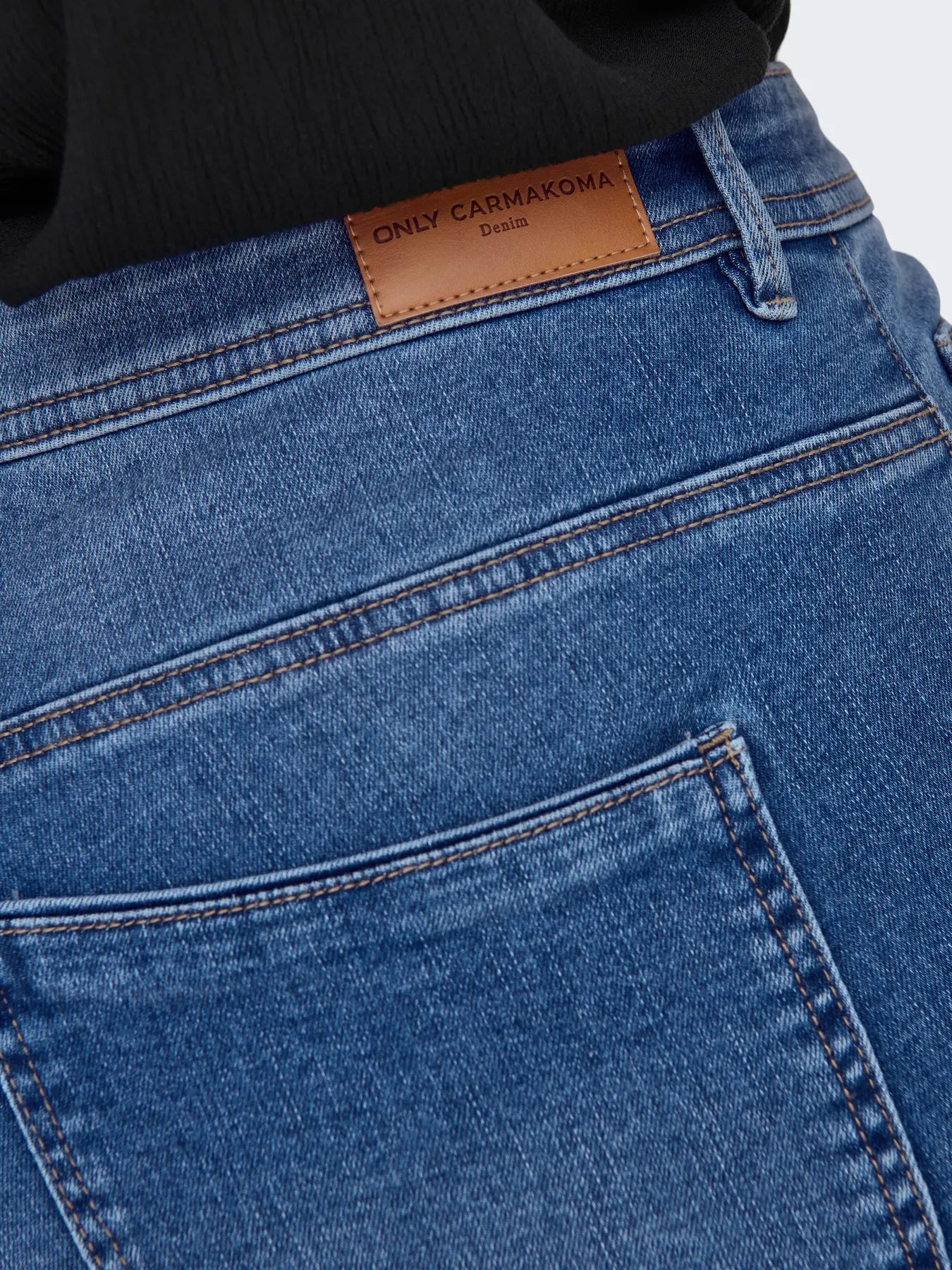 Jeans med utställda ben från Carmakoma 15332402