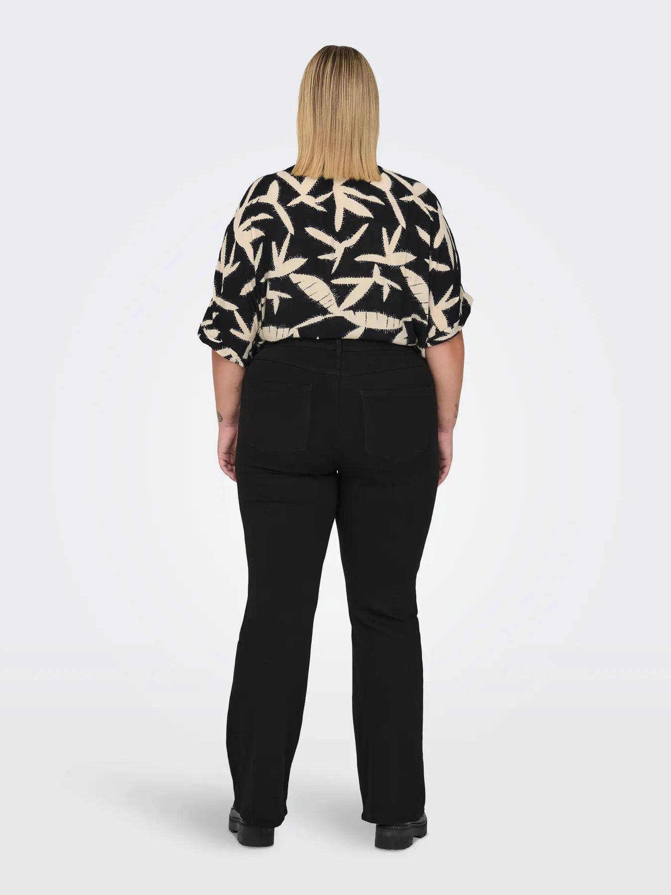 Jeans med utställda ben från Carmakoma 15326578