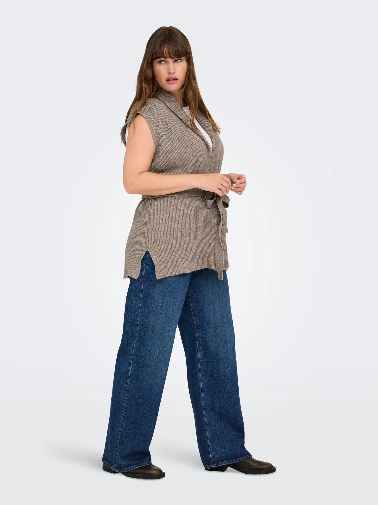 Stickad väst från Carmakoma 15350901