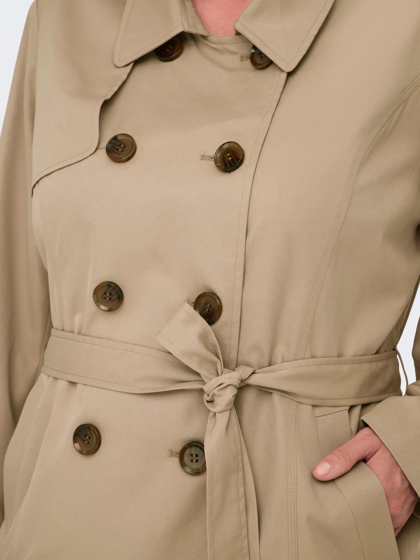 Beige trenchcoat från Carmakoma 15293954