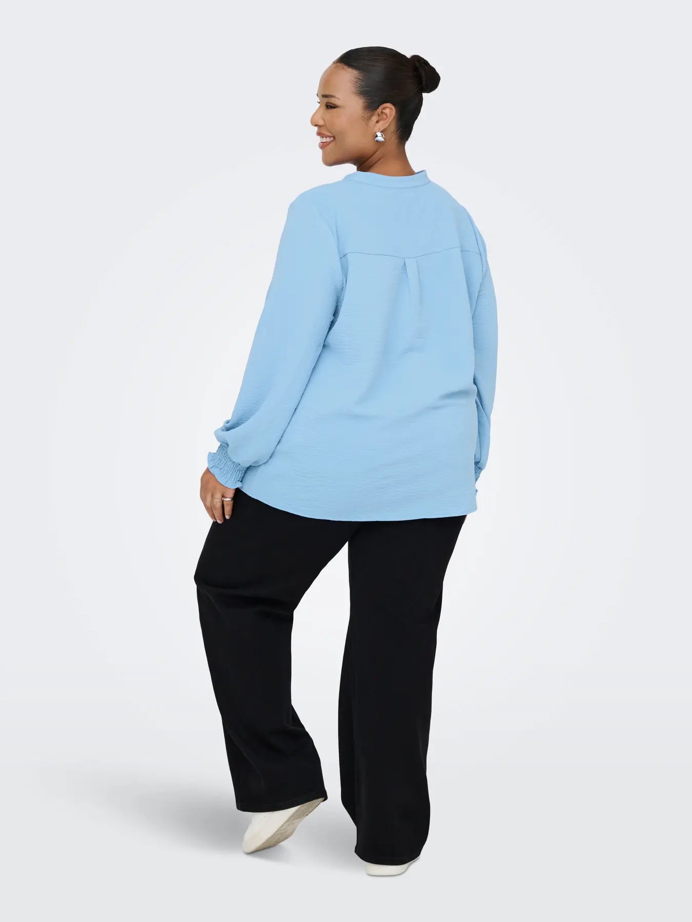 Ljusblå blus från Carmakoma 15285157