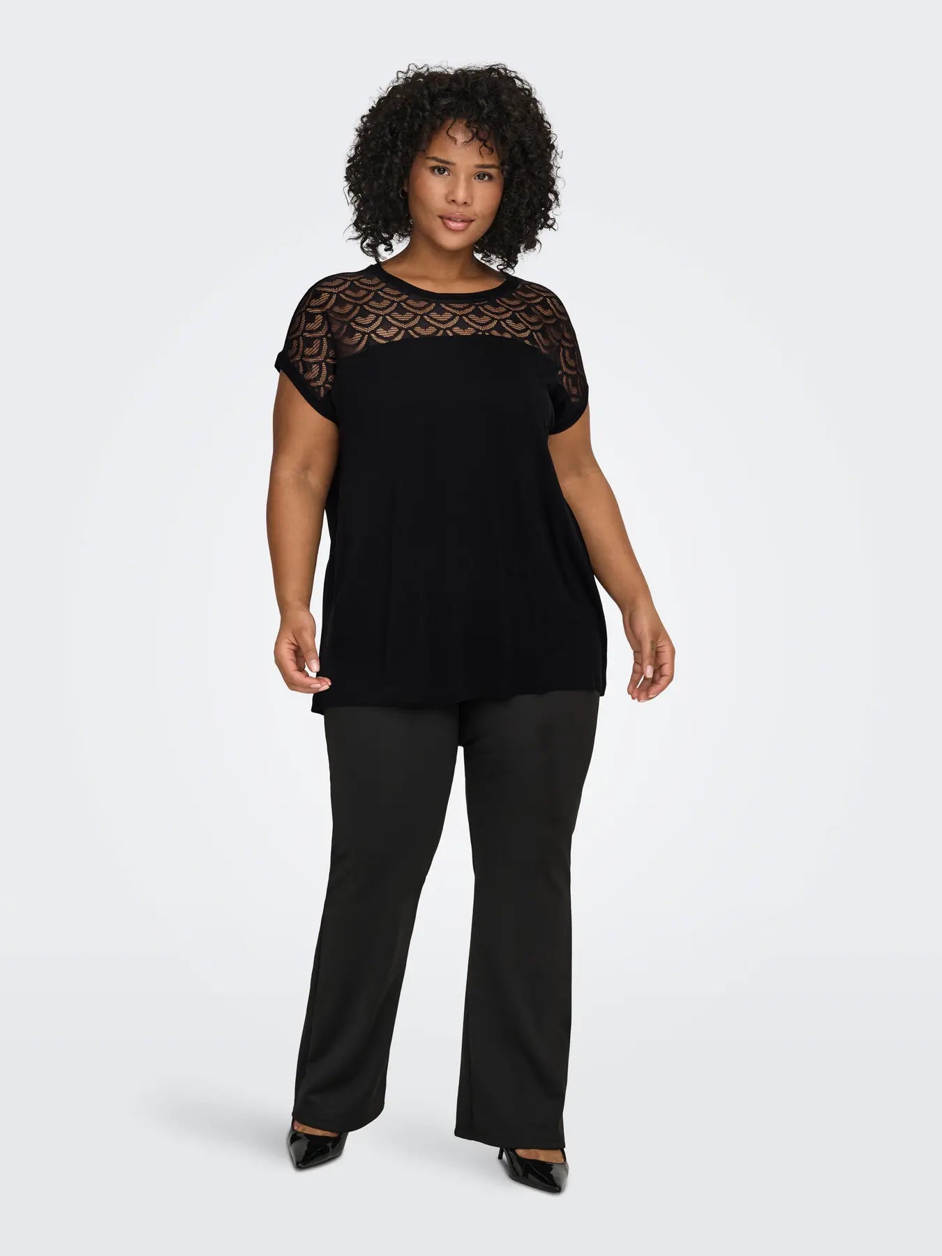 Svart topp med spets från Carmakoma 15197908